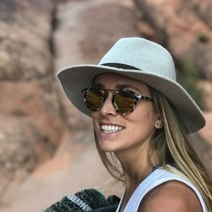 Meet your Posher, Leah